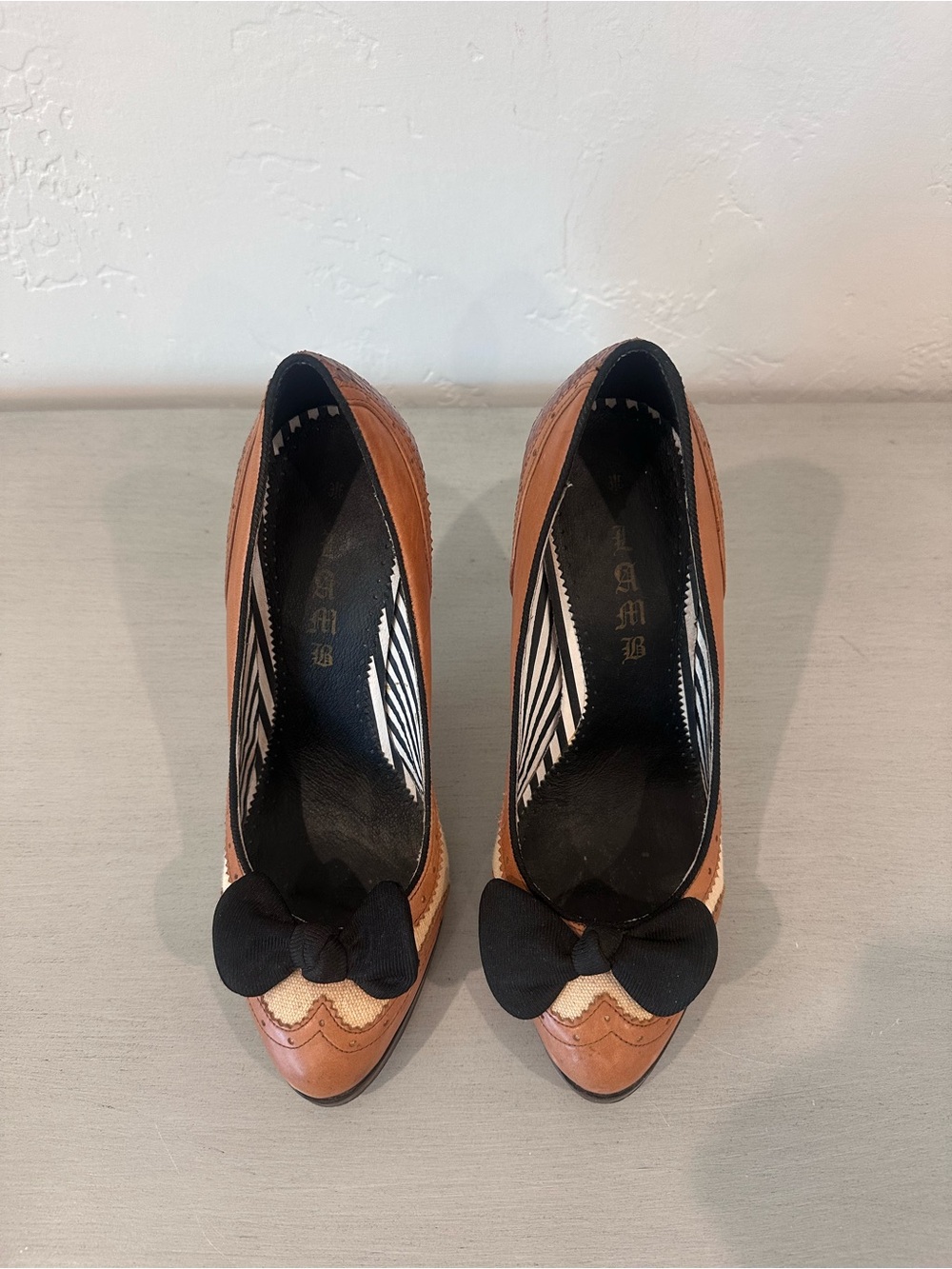 L.A.M.B. Leather Bow Pumps Wingtip Snakeskin Heels - Picture 1 of 7